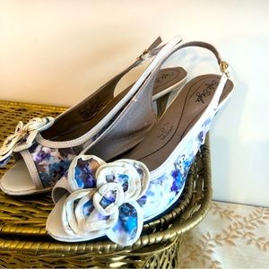 Blue and Cream Floral Slingback Heels 8.5